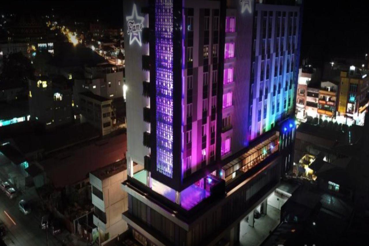 Fox Hotel Jayapura Extérieur photo