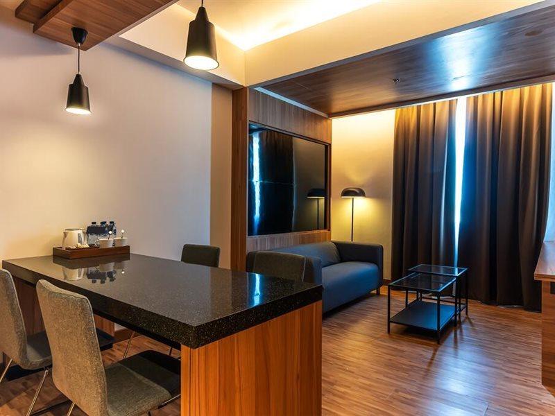Fox Hotel Jayapura Extérieur photo