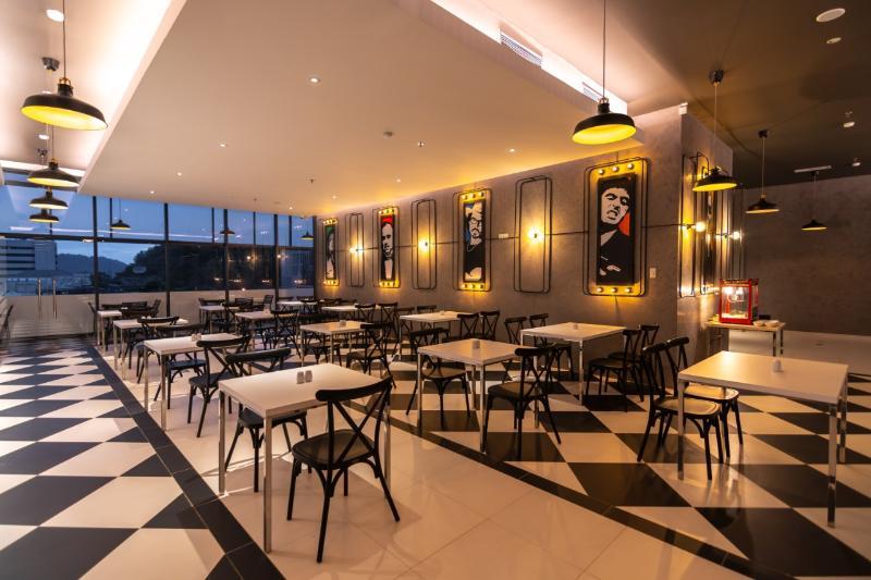 Fox Hotel Jayapura Extérieur photo